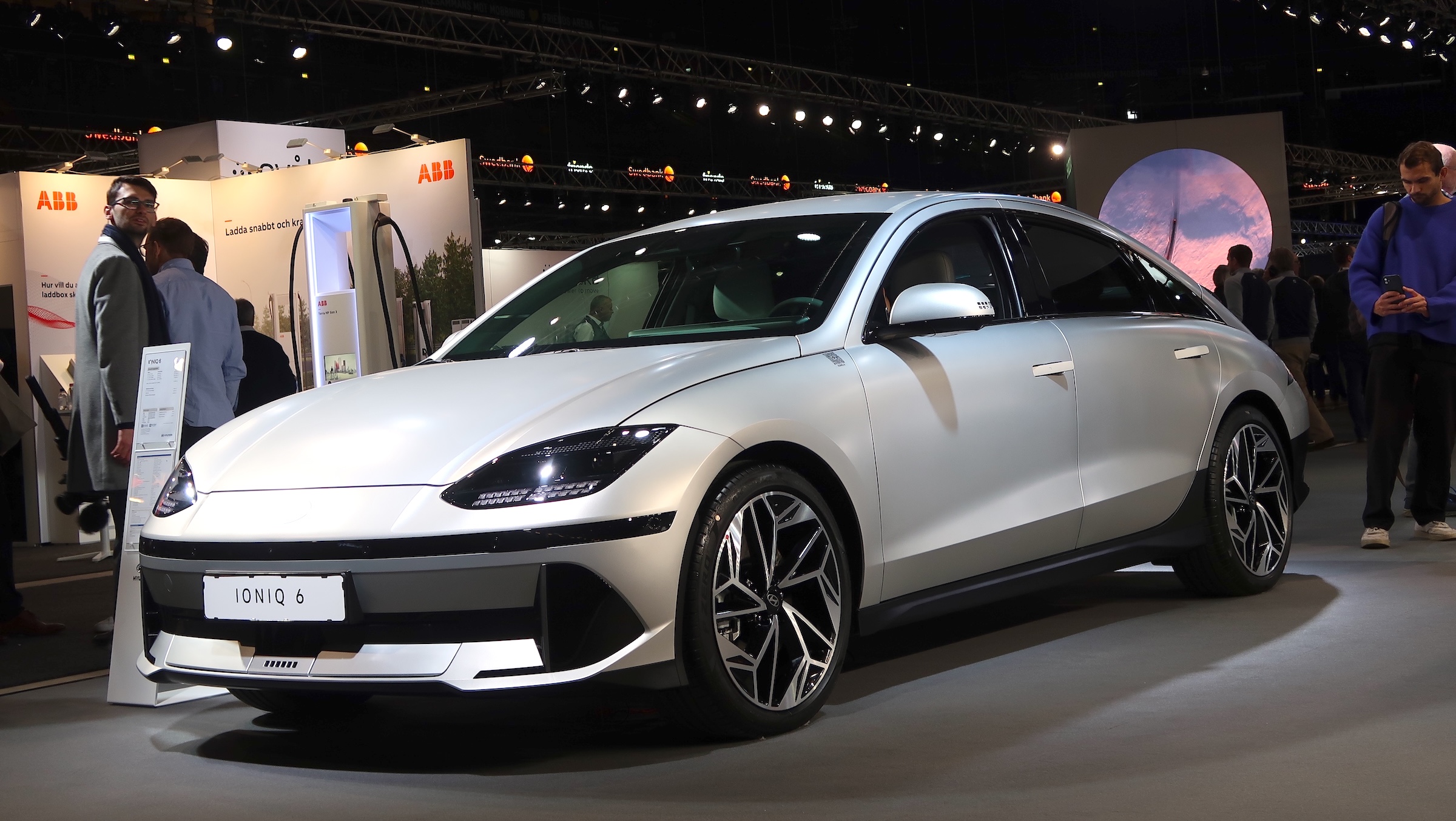 eCarExpo, Solna, Friends, Arena, Stockholm, fyrverkeri, elbilar, premiärer, bilsalong, Sverigepremiärer, Europapremiärer, Cadillac, Lotus, Polestar, Audi, VW, Cupra, Ford, Hyundai, Tesla.