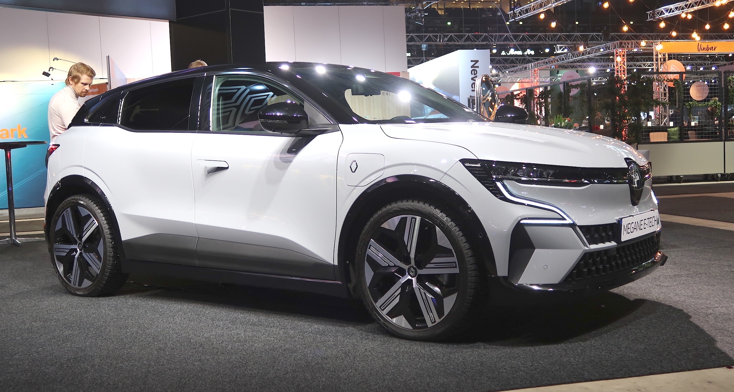eCarExpo, Solna, Friends, Arena, Stockholm, fyrverkeri, elbilar, premiärer, bilsalong, Sverigepremiärer, Europapremiärer, Cadillac, Lotus, Polestar, Audi, VW, Cupra, Ford, Hyundai, Tesla.