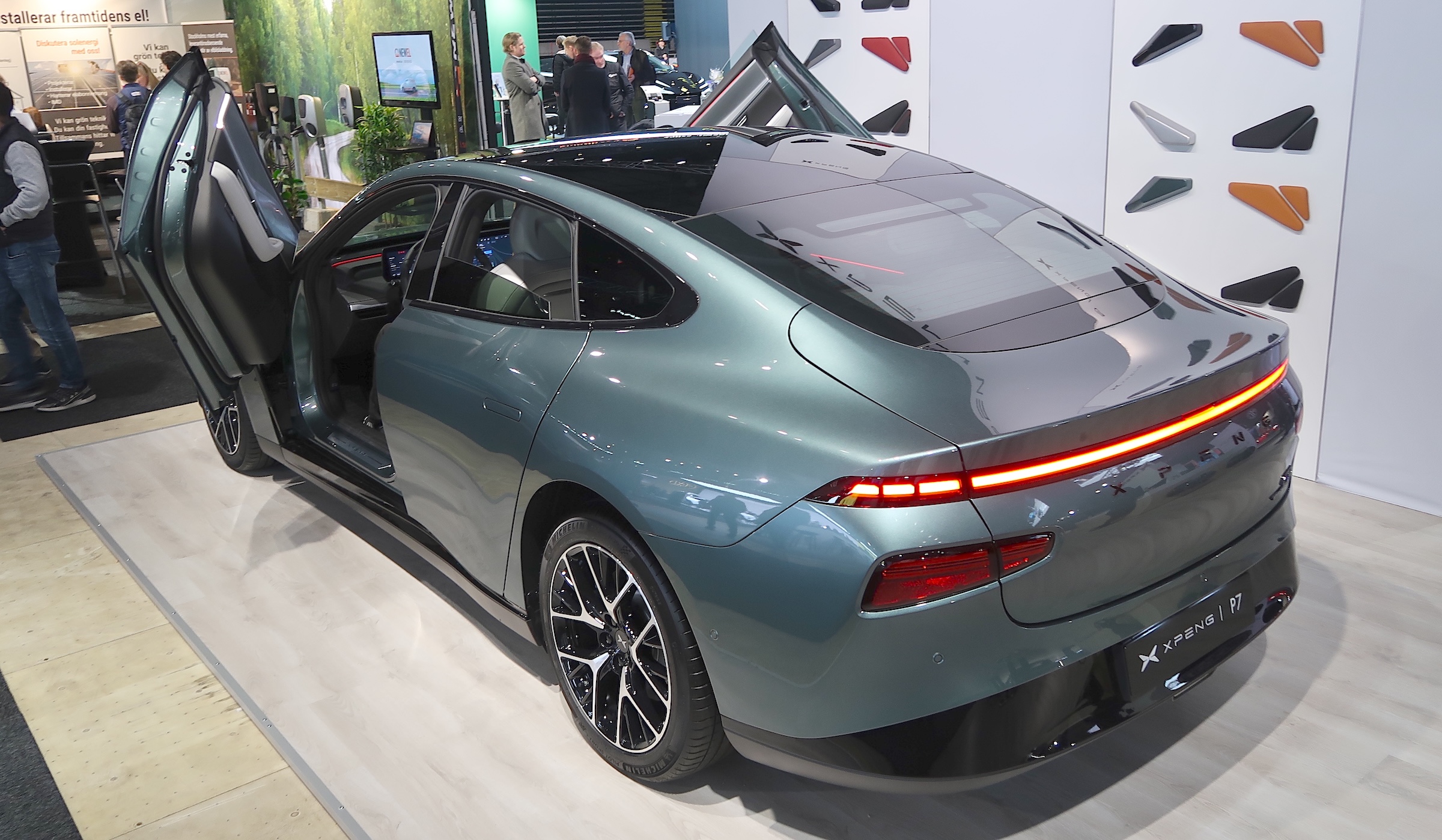 eCarExpo, Solna, Friends, Arena, Stockholm, fyrverkeri, elbilar, premiärer, bilsalong, Sverigepremiärer, Europapremiärer, Cadillac, Lotus, Polestar, Audi, VW, Cupra, Ford, Hyundai, Tesla.